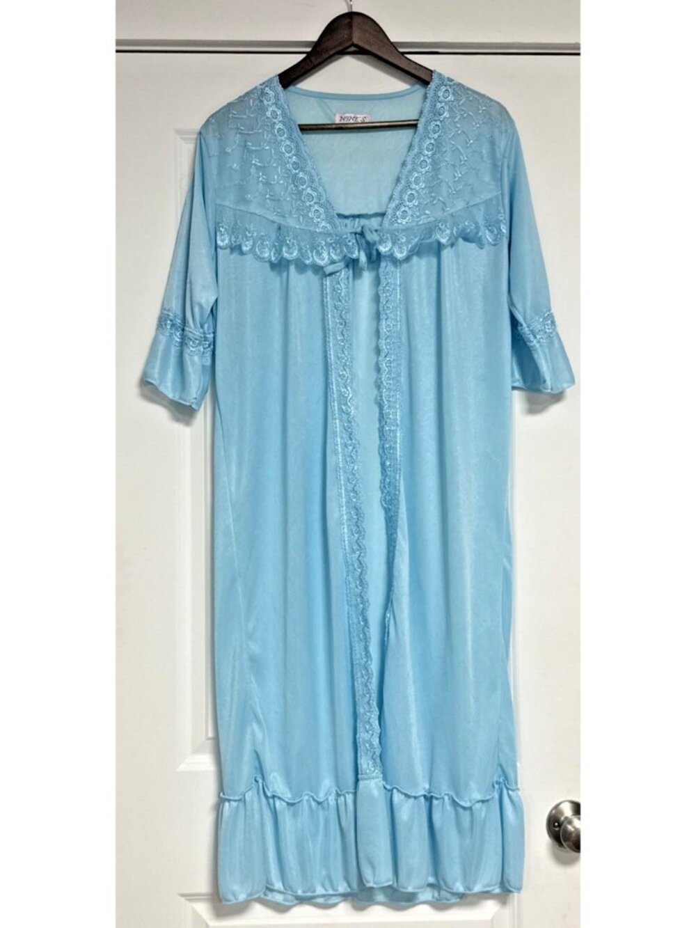 Vintage Womens Bright Aqua Blue Satin Floral Embroided Scalloped Edge Robe XXL